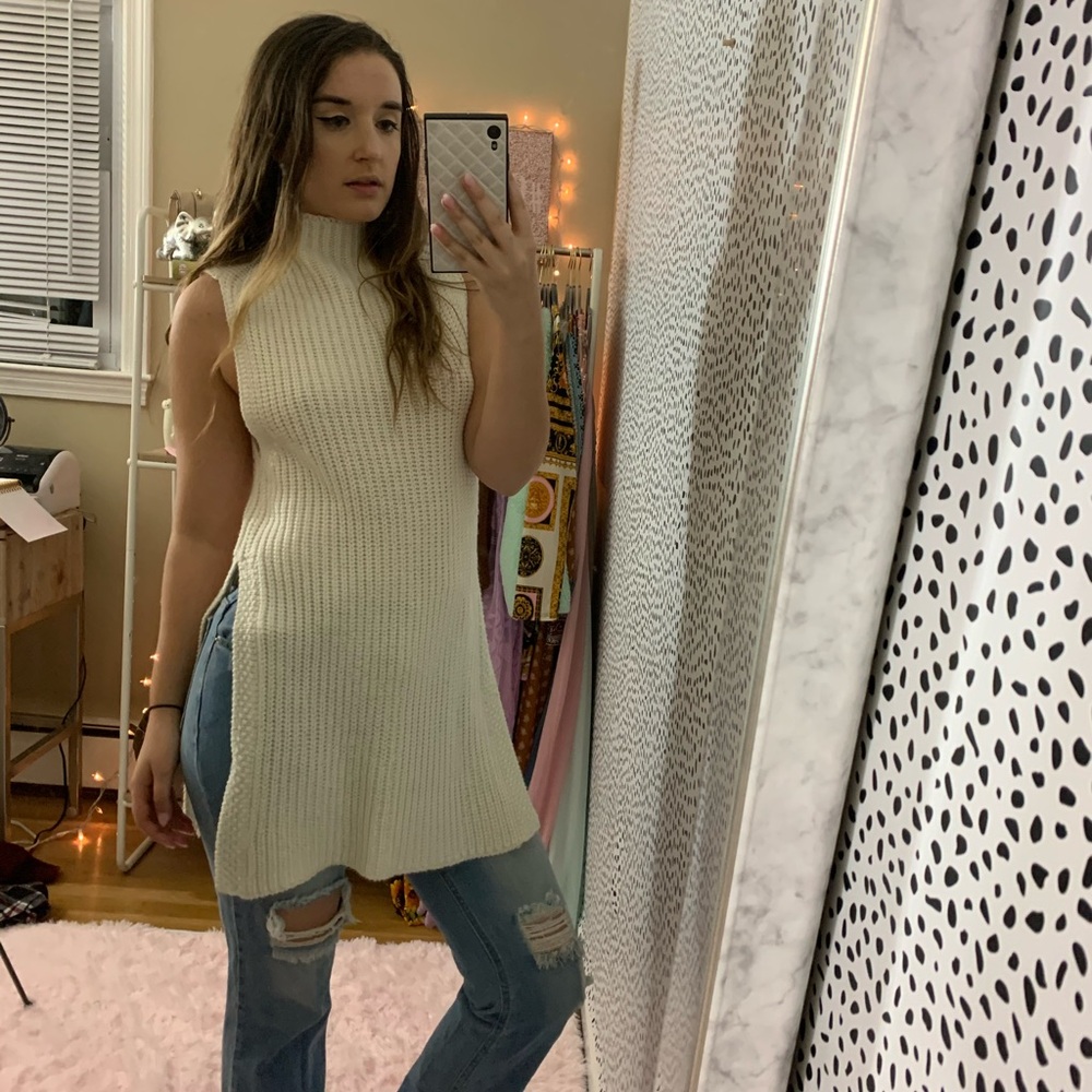 Sleeveless Cream Sweater